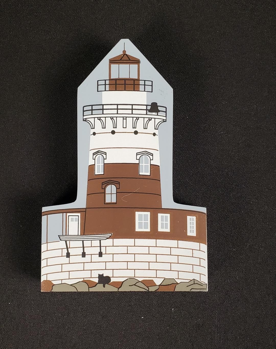 CAT’S MEOW Village Robbins Reef Light Lighthouse New York, New York Shelf Sitter