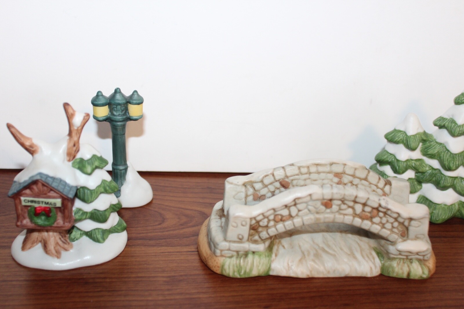 HOMCO 5 Christmas Village Accessory Set Trees Bridge Birdhouse Philippines 5106