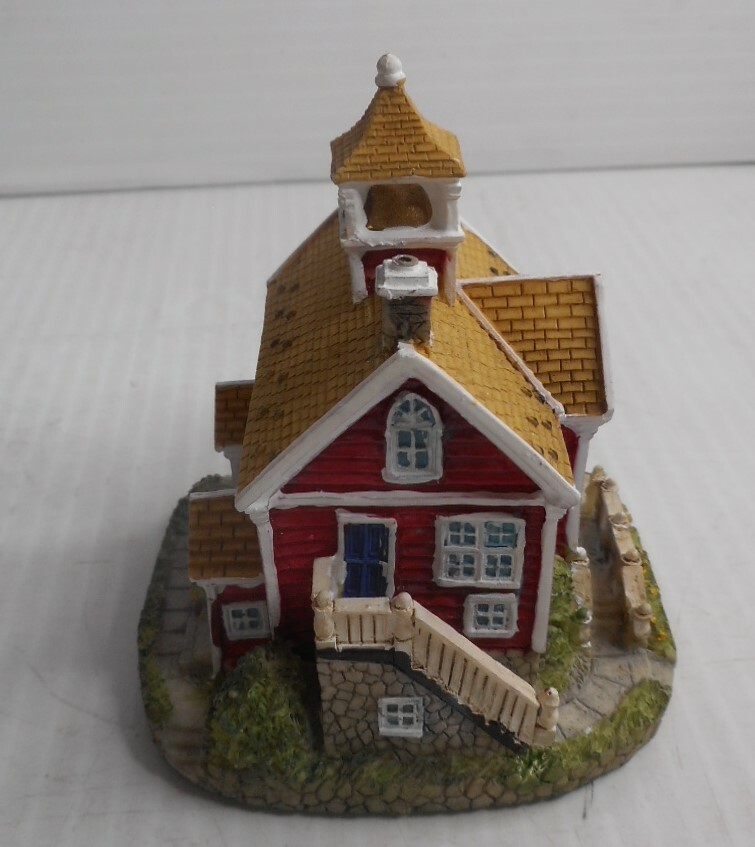 Liberty Falls Red Secondary School 1998 Collection AH158 3 5/8″ Tall Building