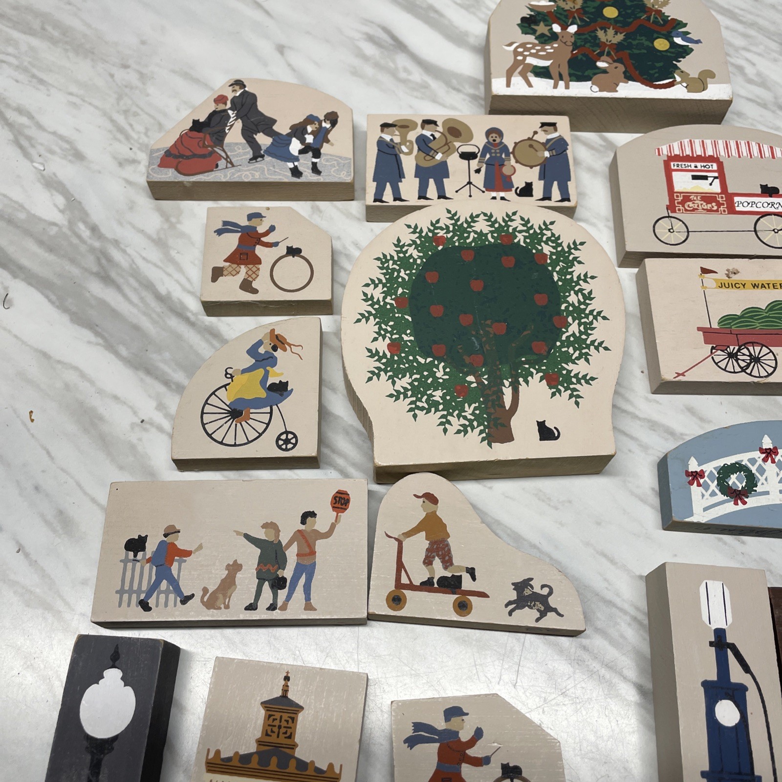 The Cats Meow Village 20 piece variety of Accessories