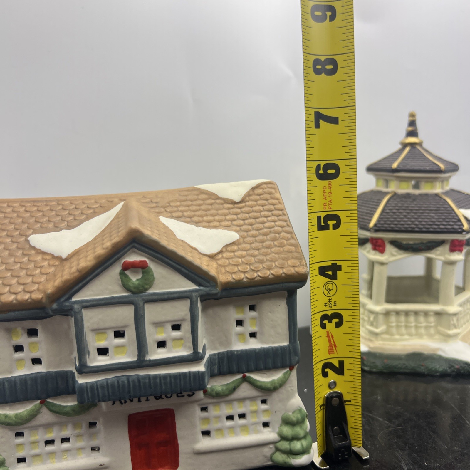 VTG 1991 OMI Christmas Village Piece “Antiques” Lighted NO ORIGINAL BOX