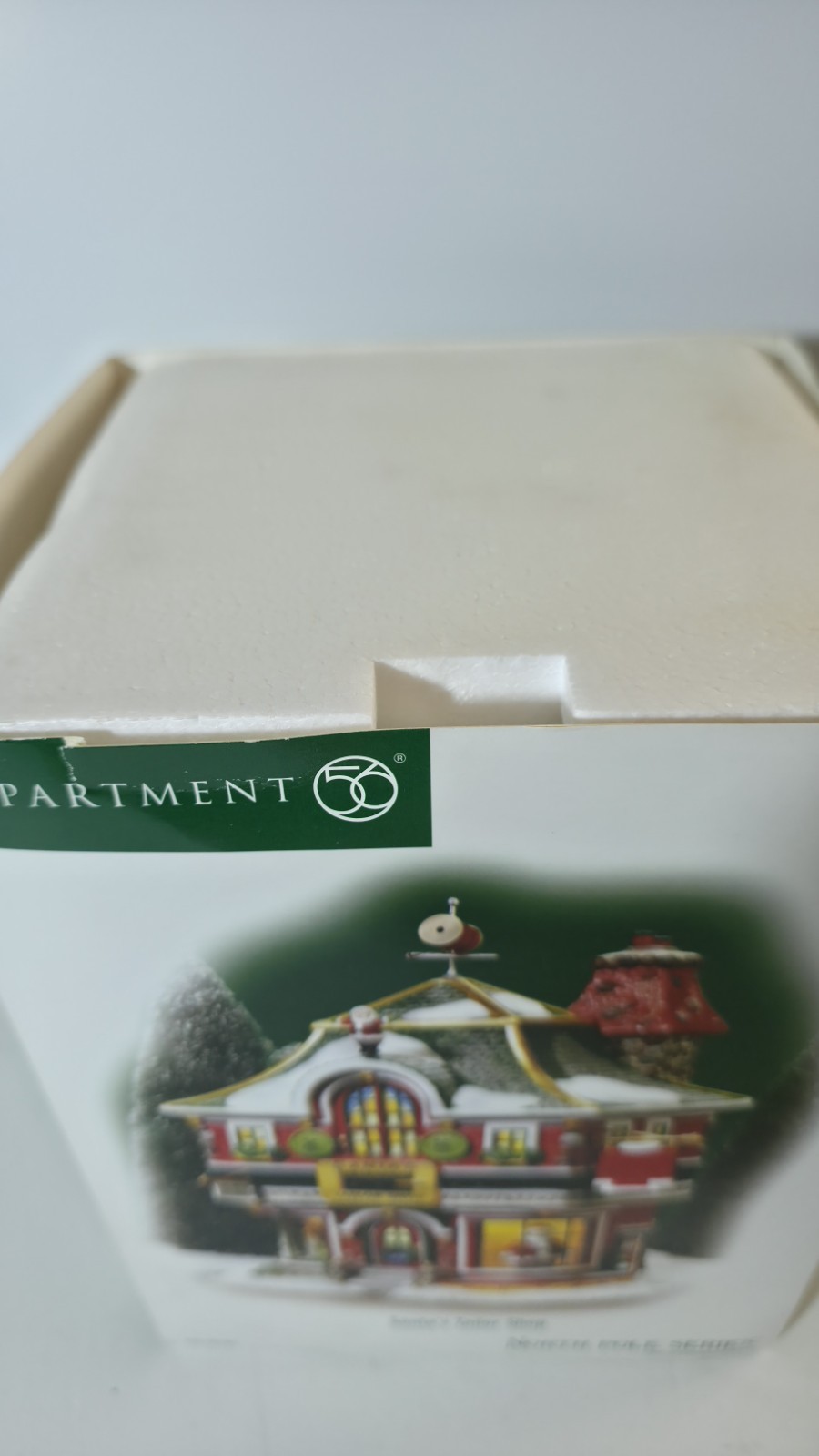 Dept 56 North Pole – Santa’s Tailor Shop – Mint In Box 56793 Sewing W/ Acc