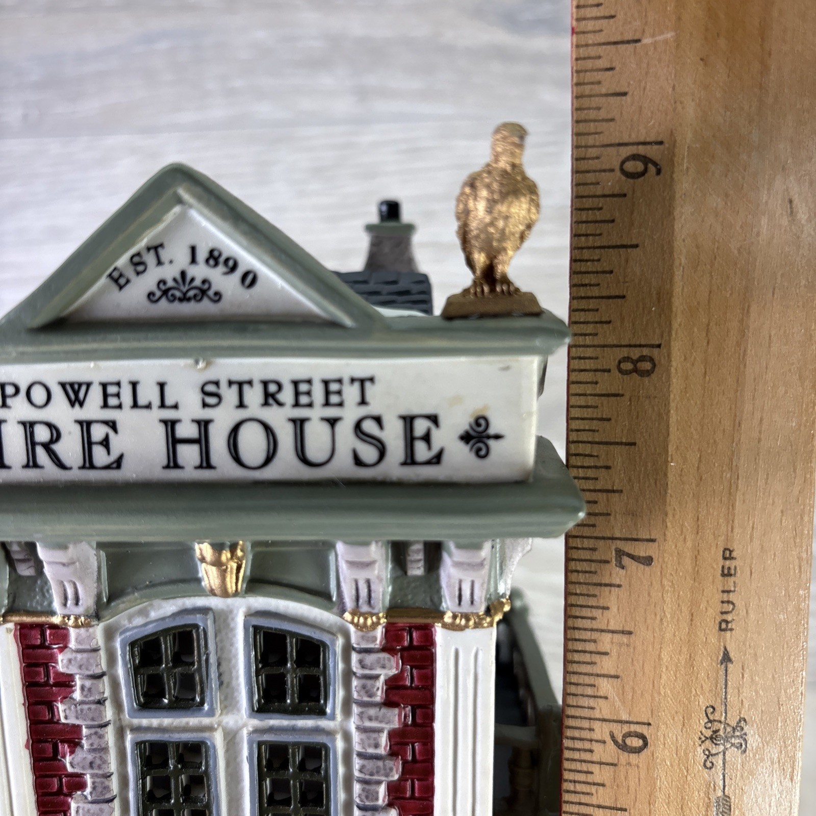 Lemax 2001 Powell St. Fire House Caddington Village #15578 Retired Collectible 