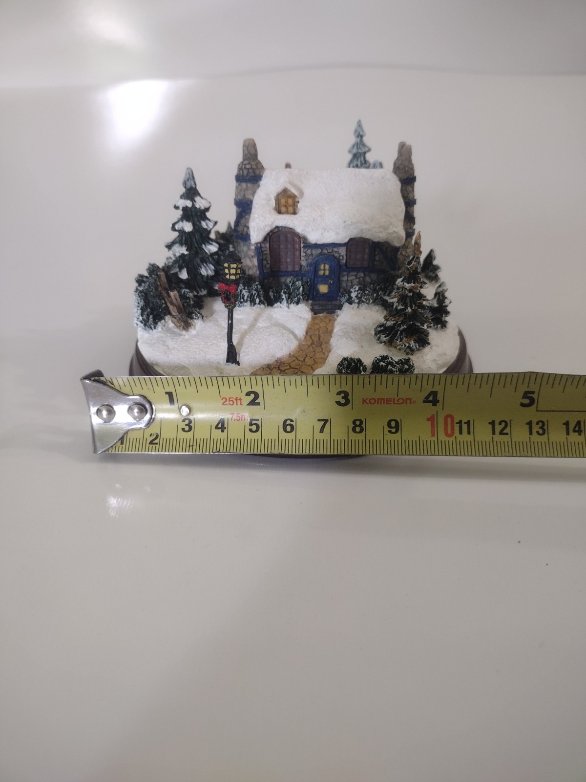 Thomas Kinkade Stonehearth Hutch Lighted Cottage Figurine AA Battery 4.5″