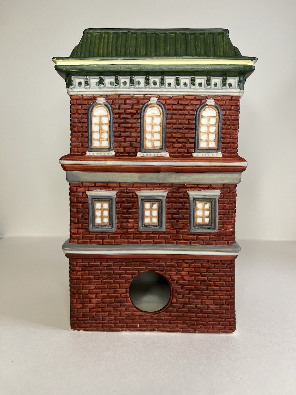Dickens Keepsake Collectible Christmas Village House “Royal Theatre” With Light