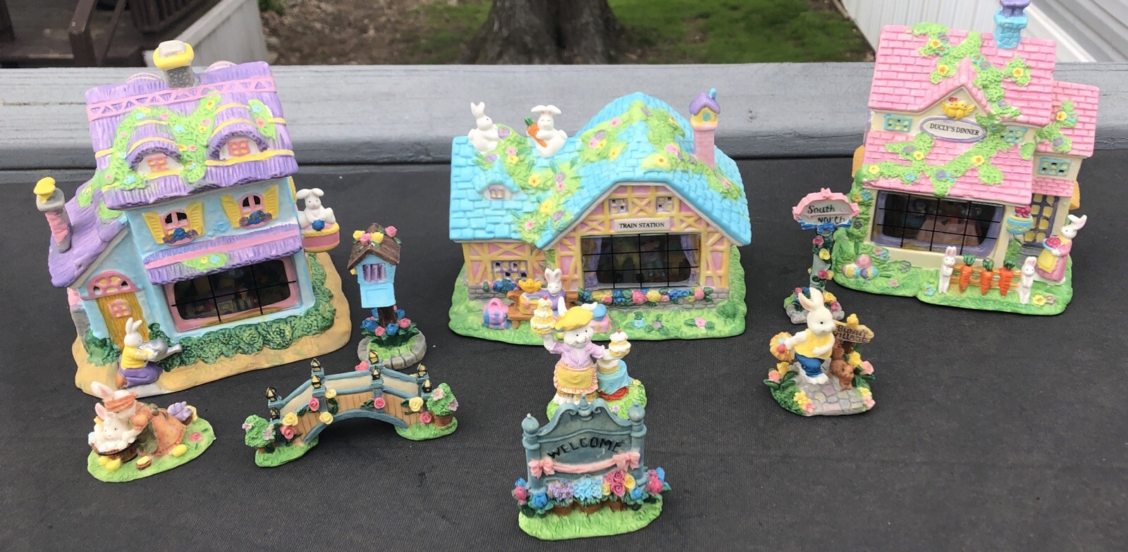 VTG Easter Village Town House Ceramic Building & Box 10 Piece Bunny No Cords