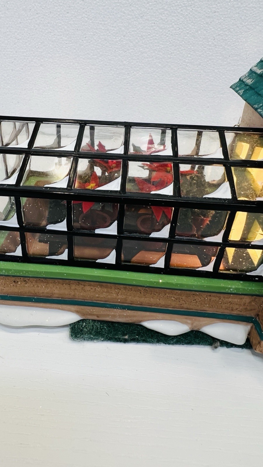 Dept 56 North Pole Series “ Mrs Claus Greenhouse” 56395 Retired 2001 Excellent !