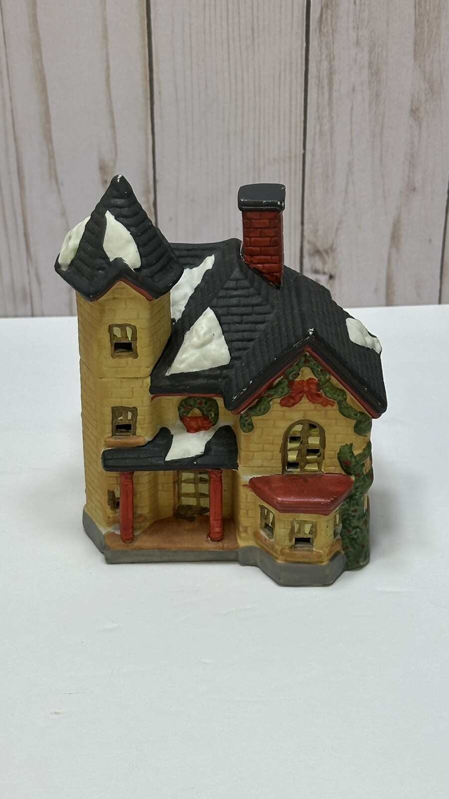 Vintage Christmas 1995 Santas Best Village Victorian Village *Repaired Chimney*