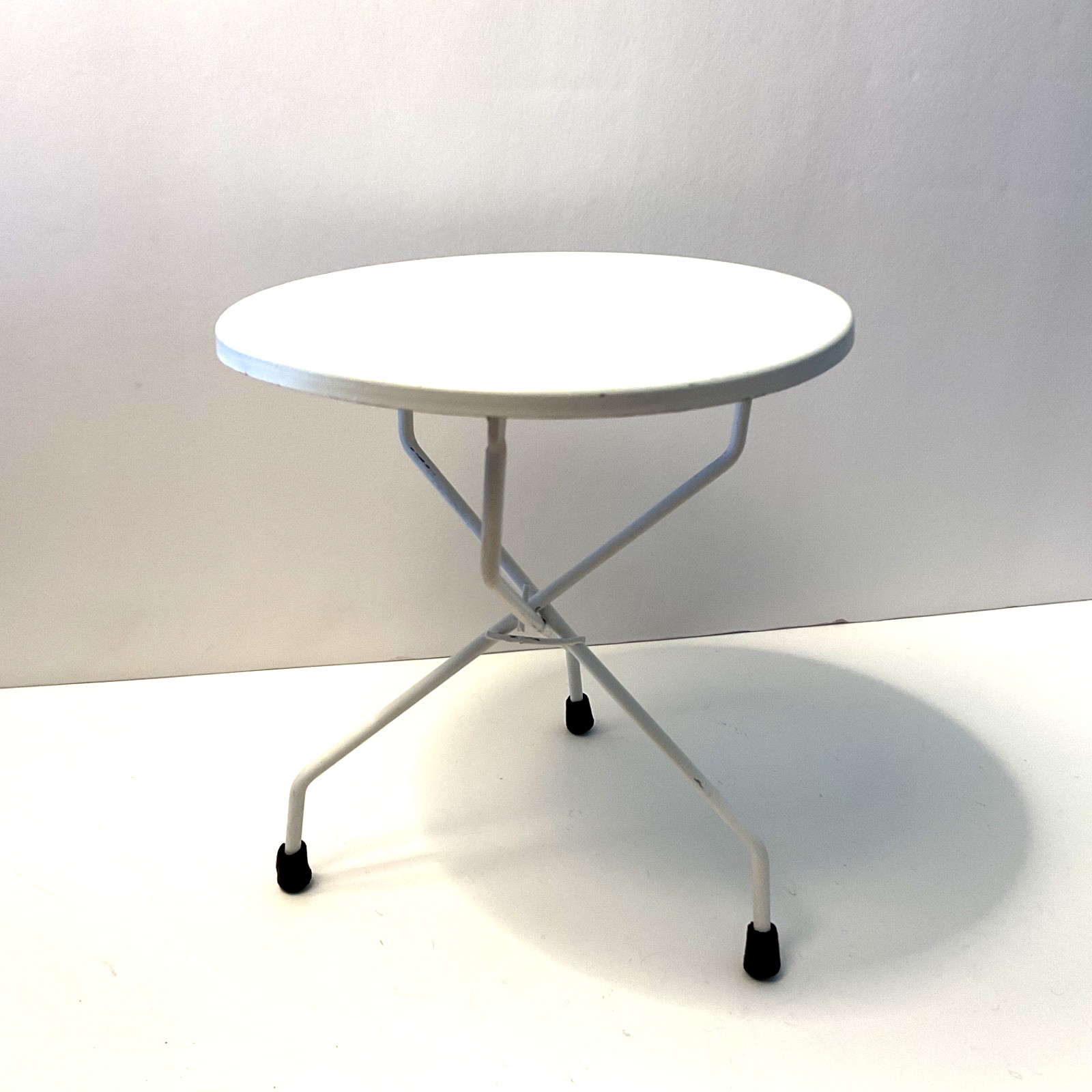 Department 56 Accessories White Metal Table 6” Tall & 5.5” In Diameter