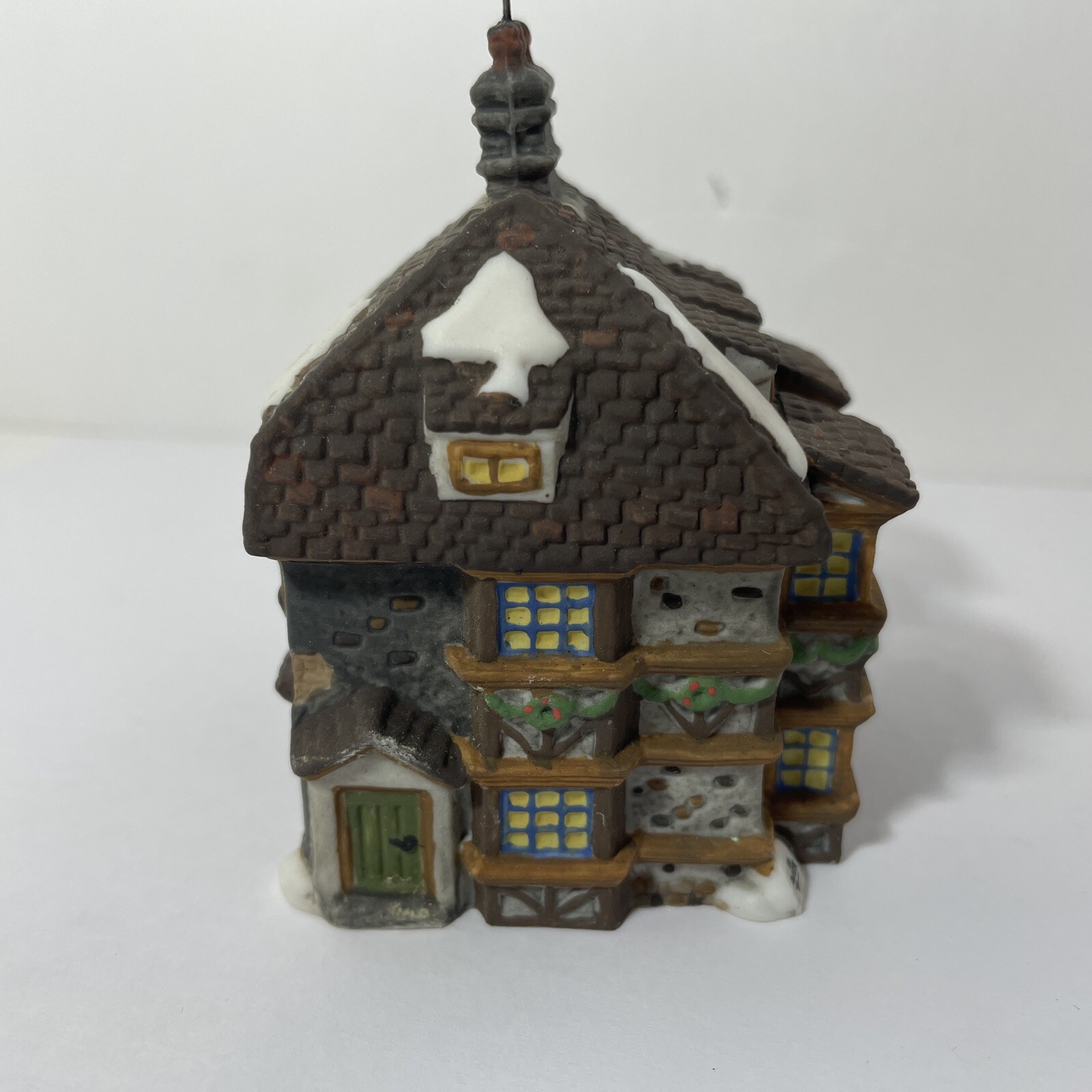 Dept 56 SIR JOHN FALSTAFF INN Christmas ORNAMENT Dickens Heritage 1995 Retired