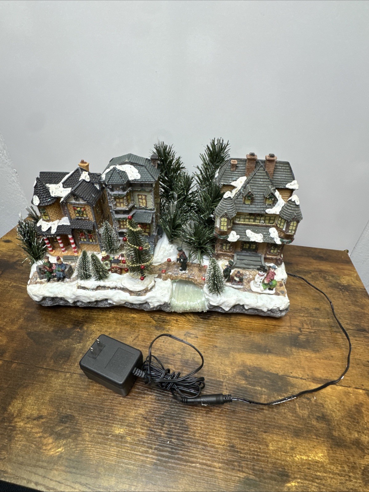 Puleo 8.5″ Animated Christmas Village Fiber Optic Color Changing Lights 0127034R