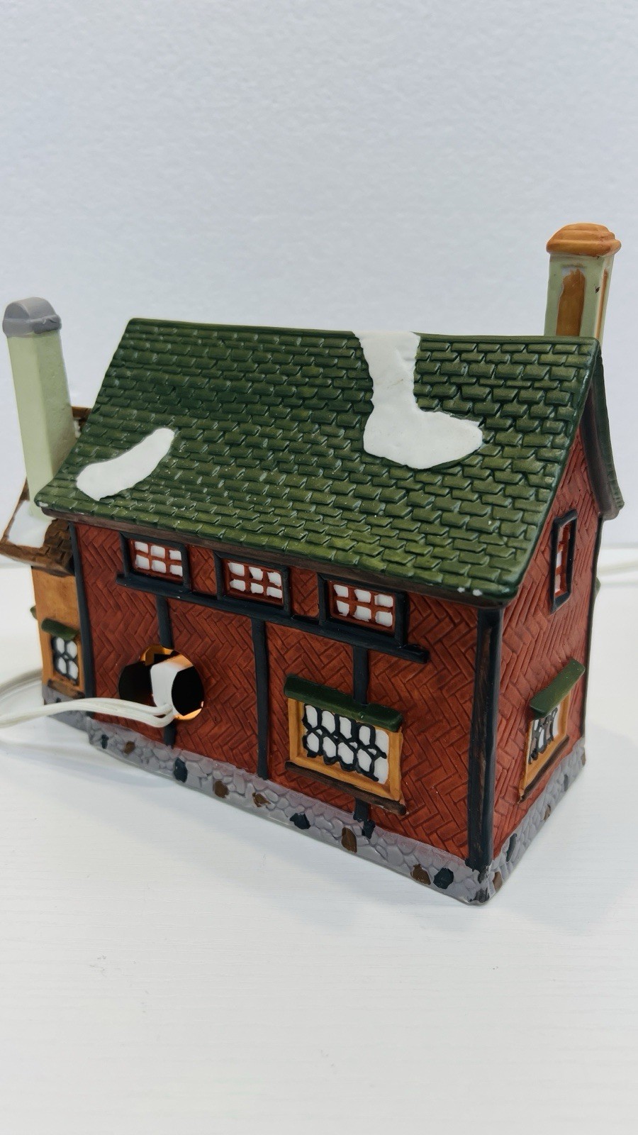 Dickens Keepsake “ Pottery” Porcelain Lighted House Heartland Valley Excellent