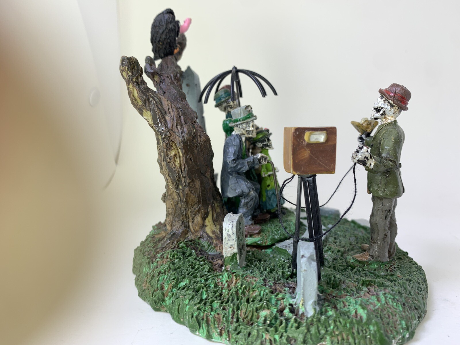 2009 Lemax Funeral Photo Cemetery Spooky Town Collection 93713 Halloween