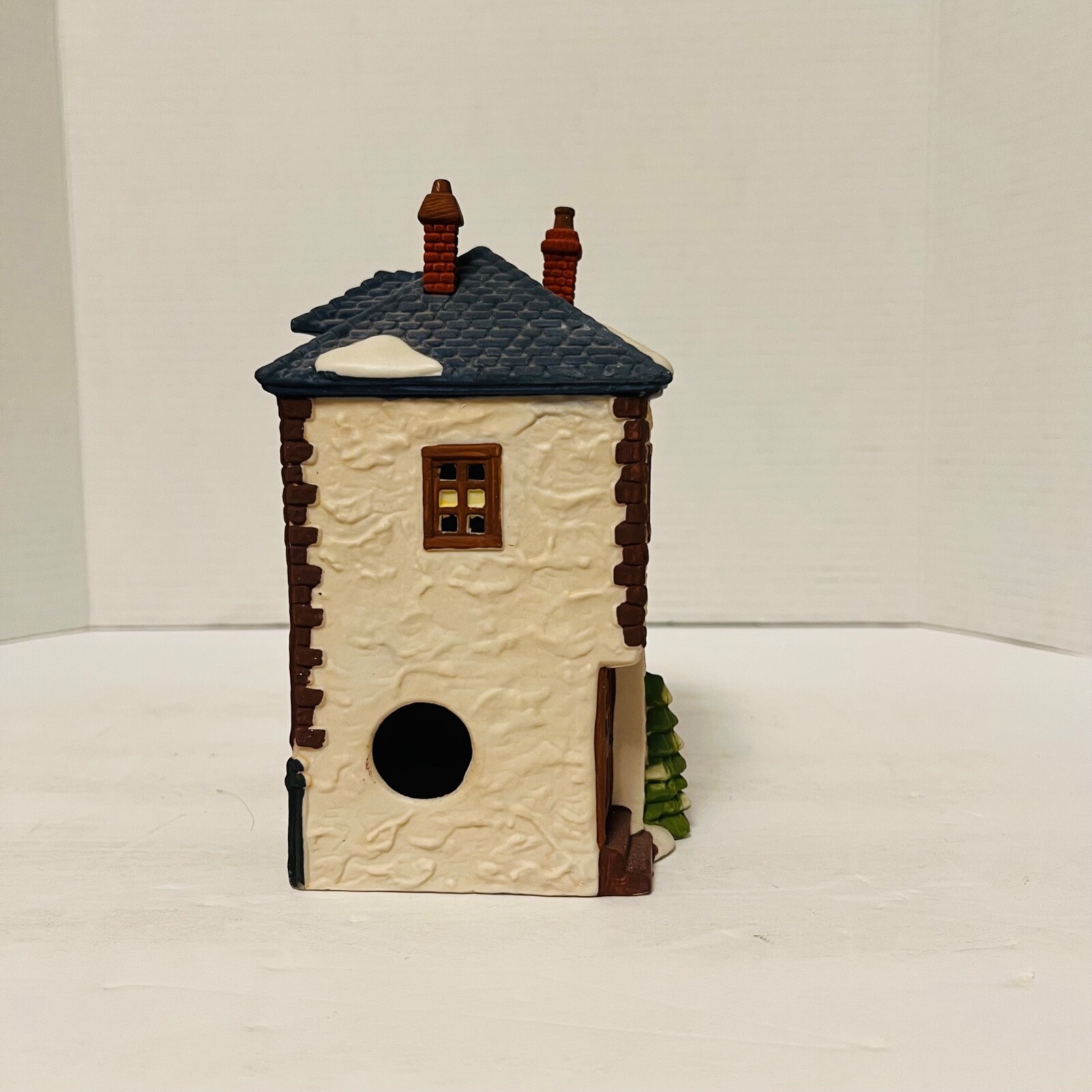 Walpole Tailors #59269 Dickens Village Series Merchant Shop Department 56