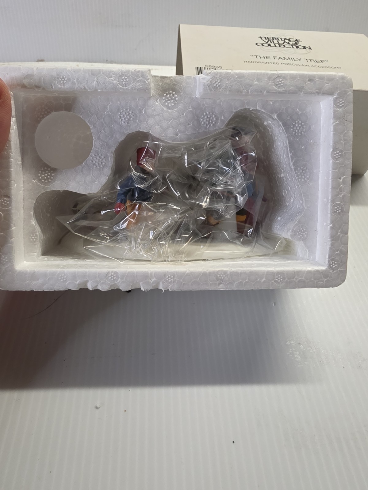 DEPT 56 HERITAGE VILLAGE COLLECTION THE FAMILY TREE RETIRED Complete In Box