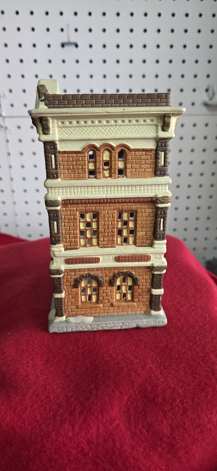 1996 Noma ceramic FIRE HOUSE Christmas village display 7½” tall x 5″ x 4″ Depth