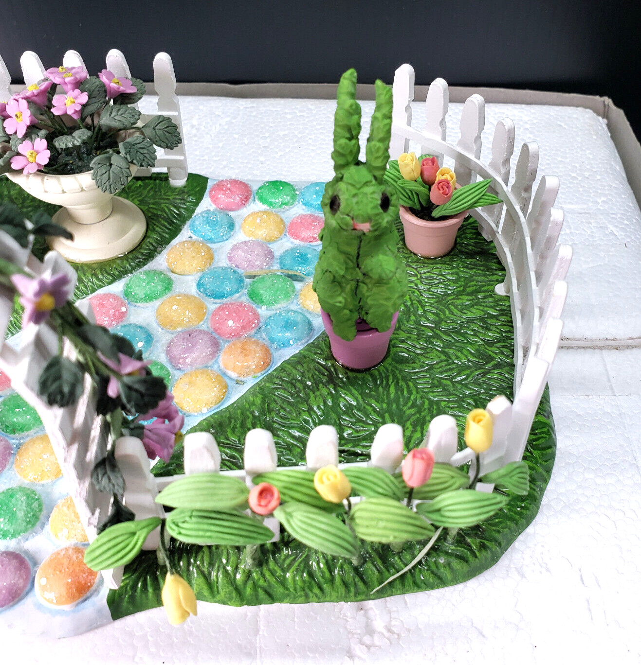 Dept 56 Easter Village ONE HOP WALK Bunny Springtime Park Path Trellis 55160 IOB