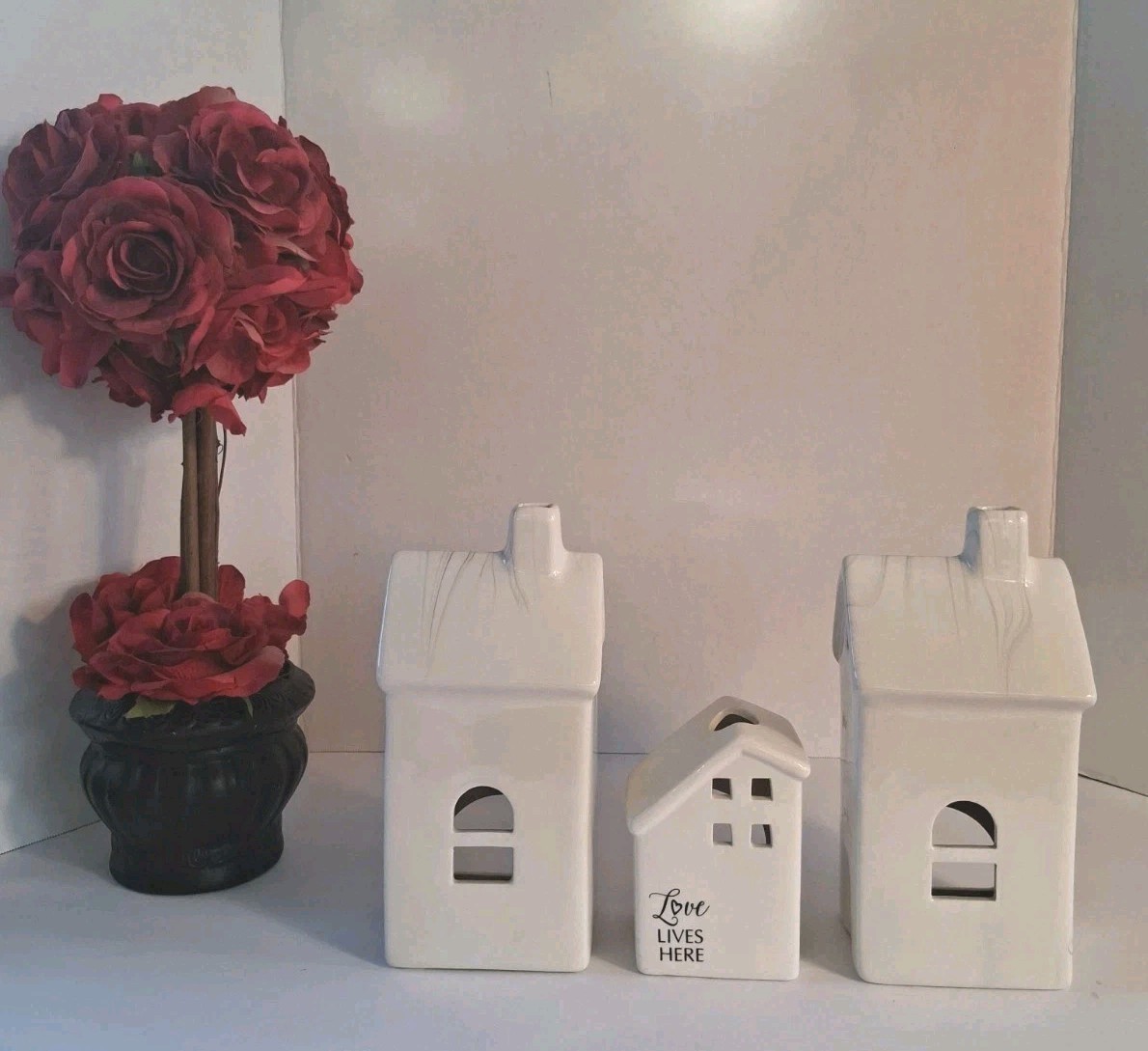 White Lighted Decorative Houses;Set Of 3;”Love Lives Here”Quote-Small House; EUC