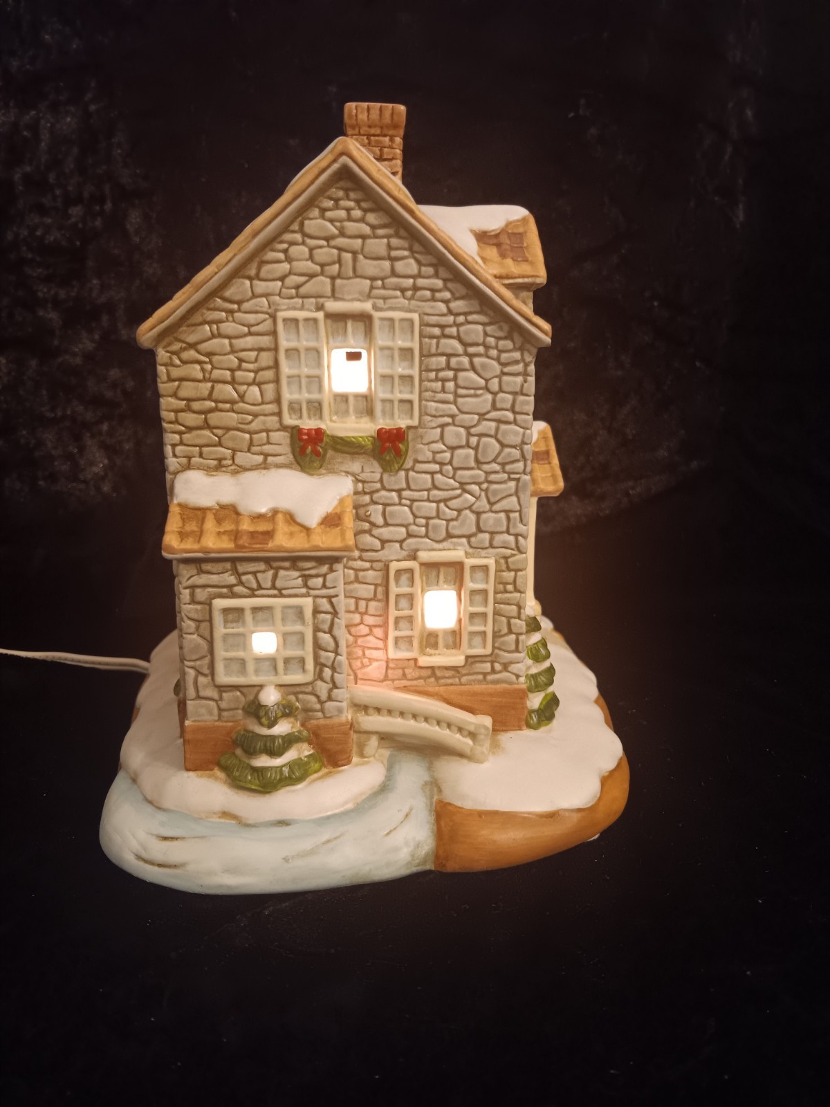 Rare Lefton Colonial Village Christmas “Rath Bone’s Retreat” 2000 House Lamp