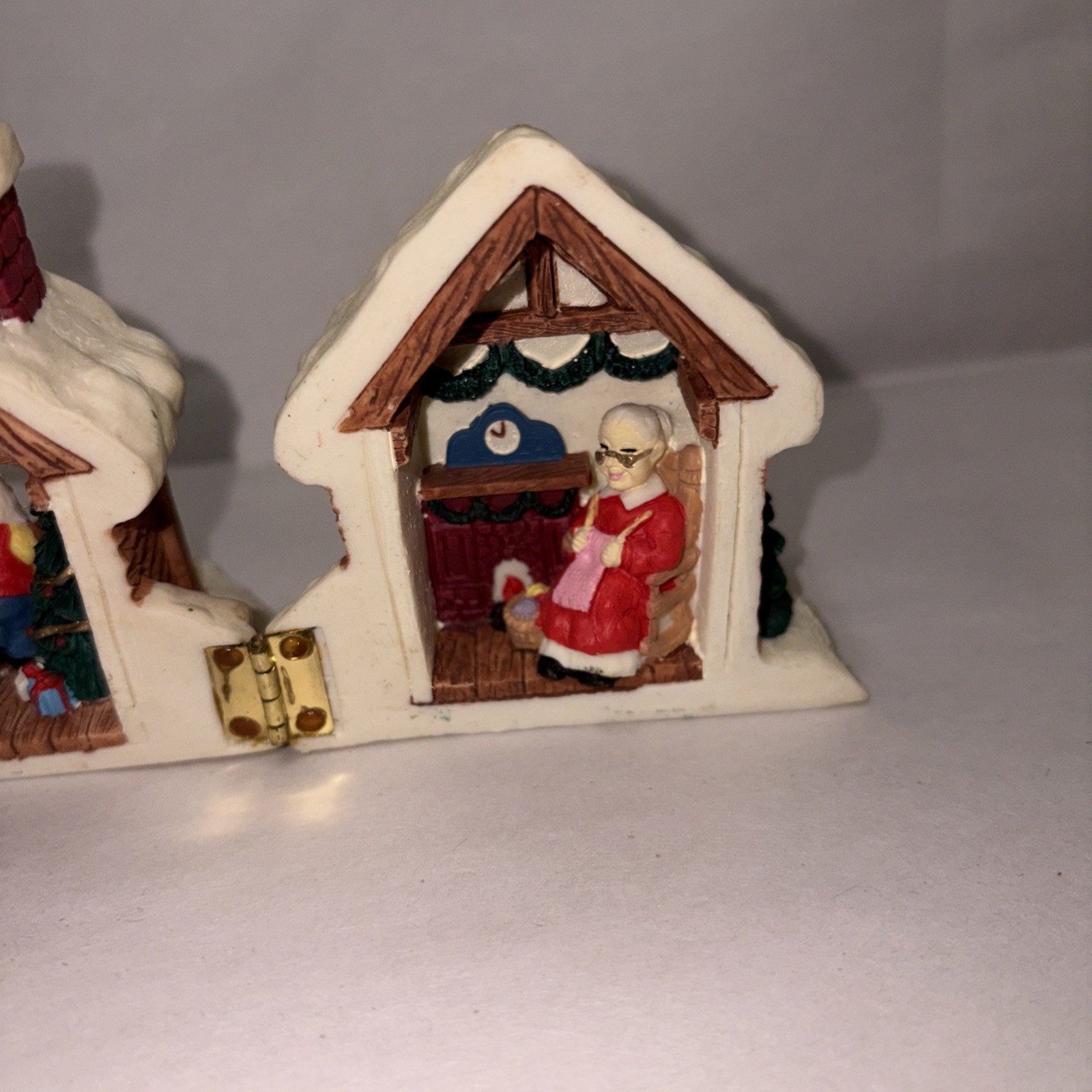 Midwest Cannon Falls Christmas Hinged Cottage Santa Mrs Claus Resin House Decor