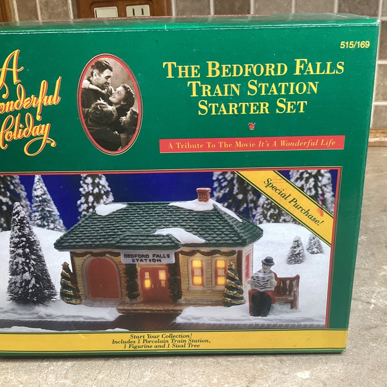 It’s a Wonderful Life Holiday Village – Bedford Falls Train Station Starter -NEW