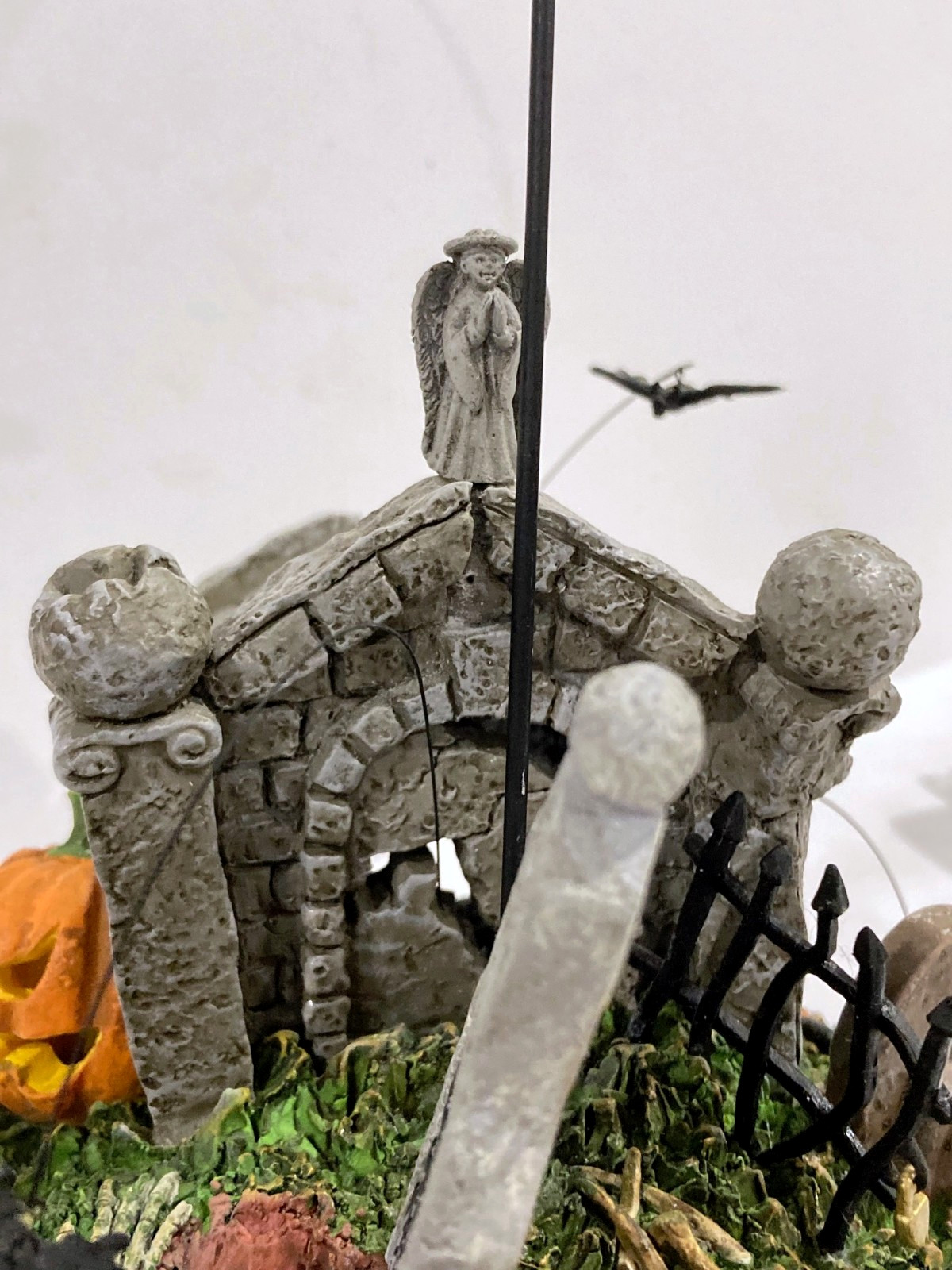 Dept 56 Escape From The Crypt Flying Skeleton Halloween Snow Village Retired