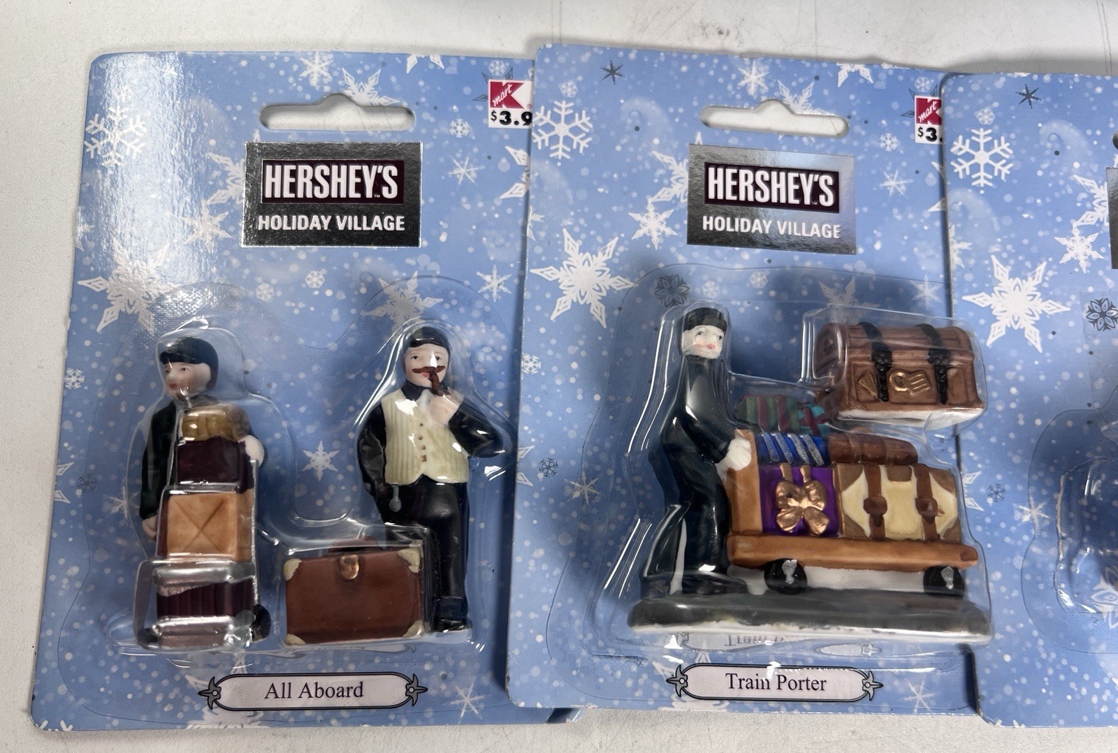 5 Hershey’s Holiday Village Pieces Village Tree Charity Baskets Train Porter