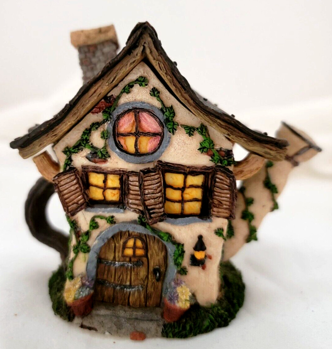 Boyds Route 33 1/3 Roadside Americana #19902 Ms. Martha’s Garden Cottage 3.5″ H