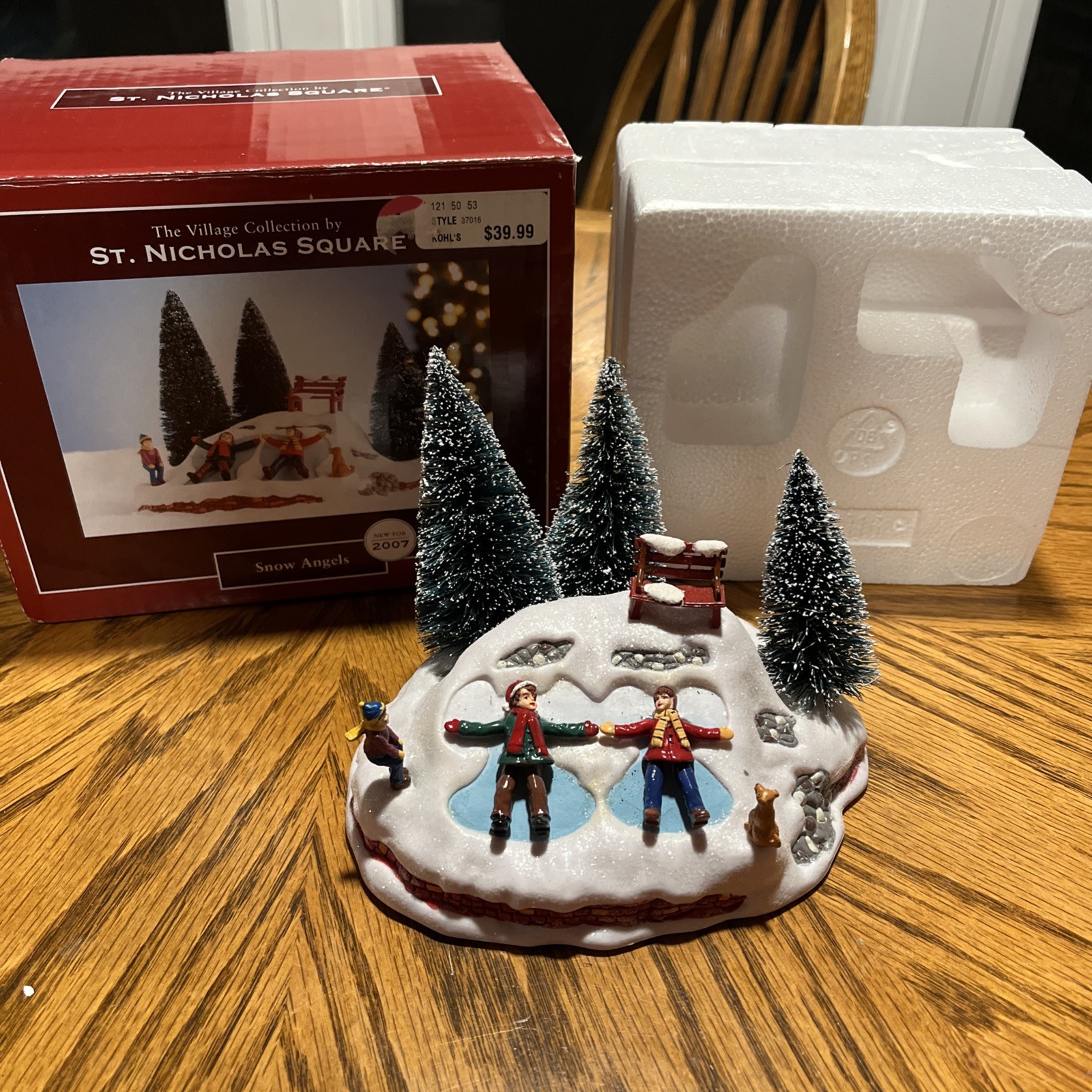 2007 ST NICHOLAS SQUARE VILLAGE COLLECTION “SNOW ANGELS” MOTION ONLY TESTED