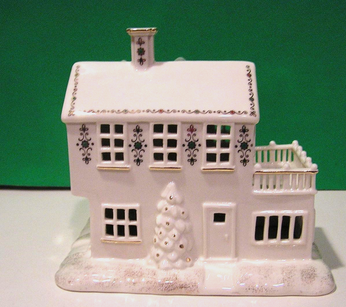 LENOX MISTLETOE PARK The LODGE Village Treasures Lighted series — NEW in BOX