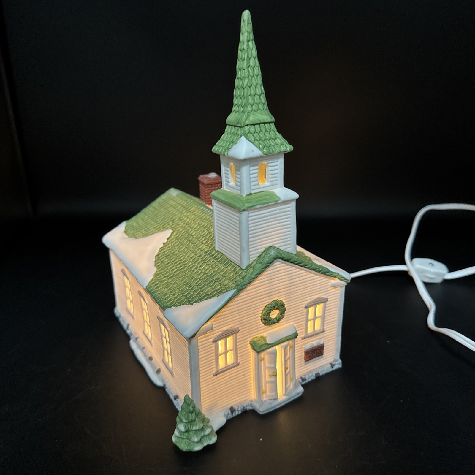 VTG 1988 Dept 56 New England Village Series Lighted Steeple Church Green Roof
