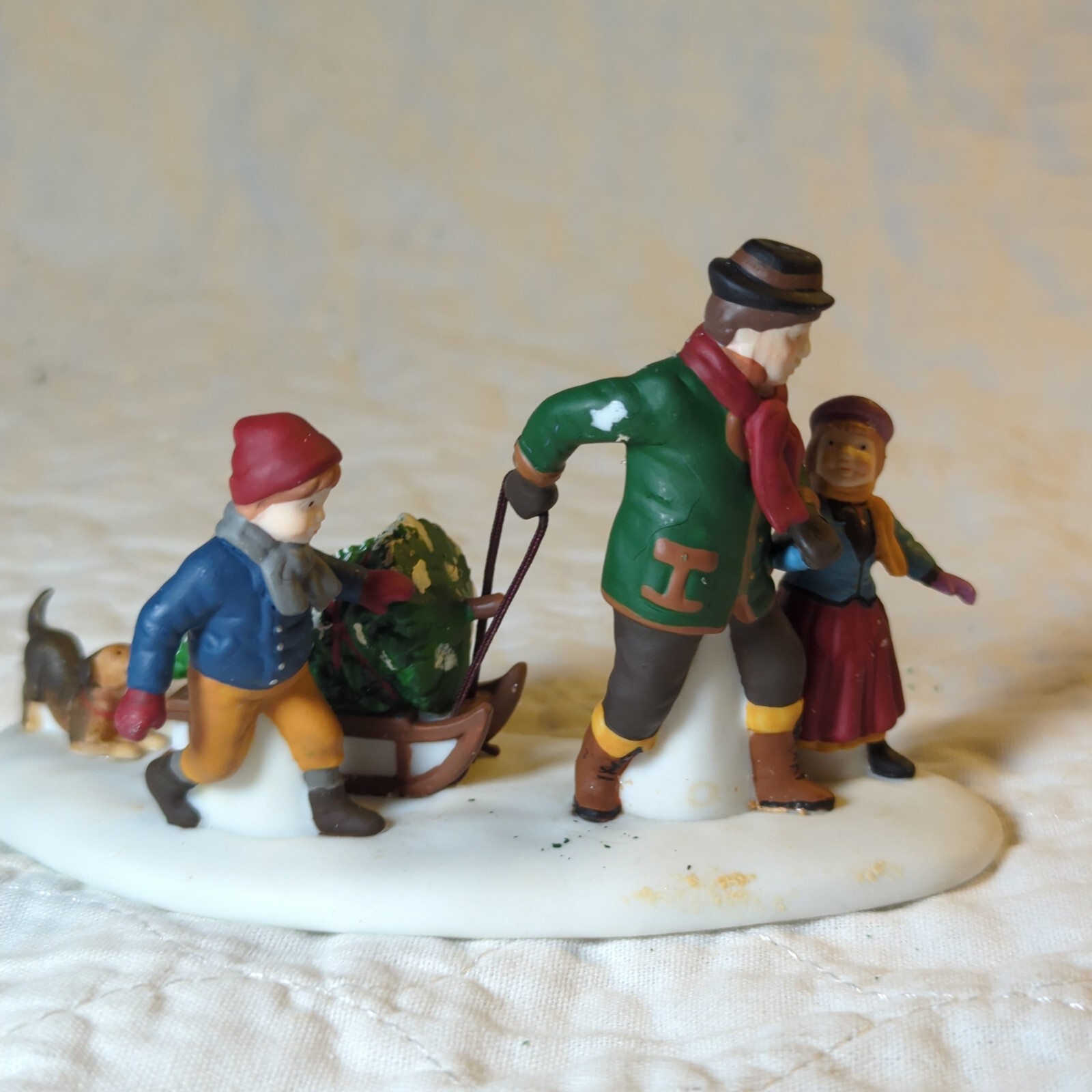 Dept 56 Heritage Village The Family Tree Figurine w/Box #58895