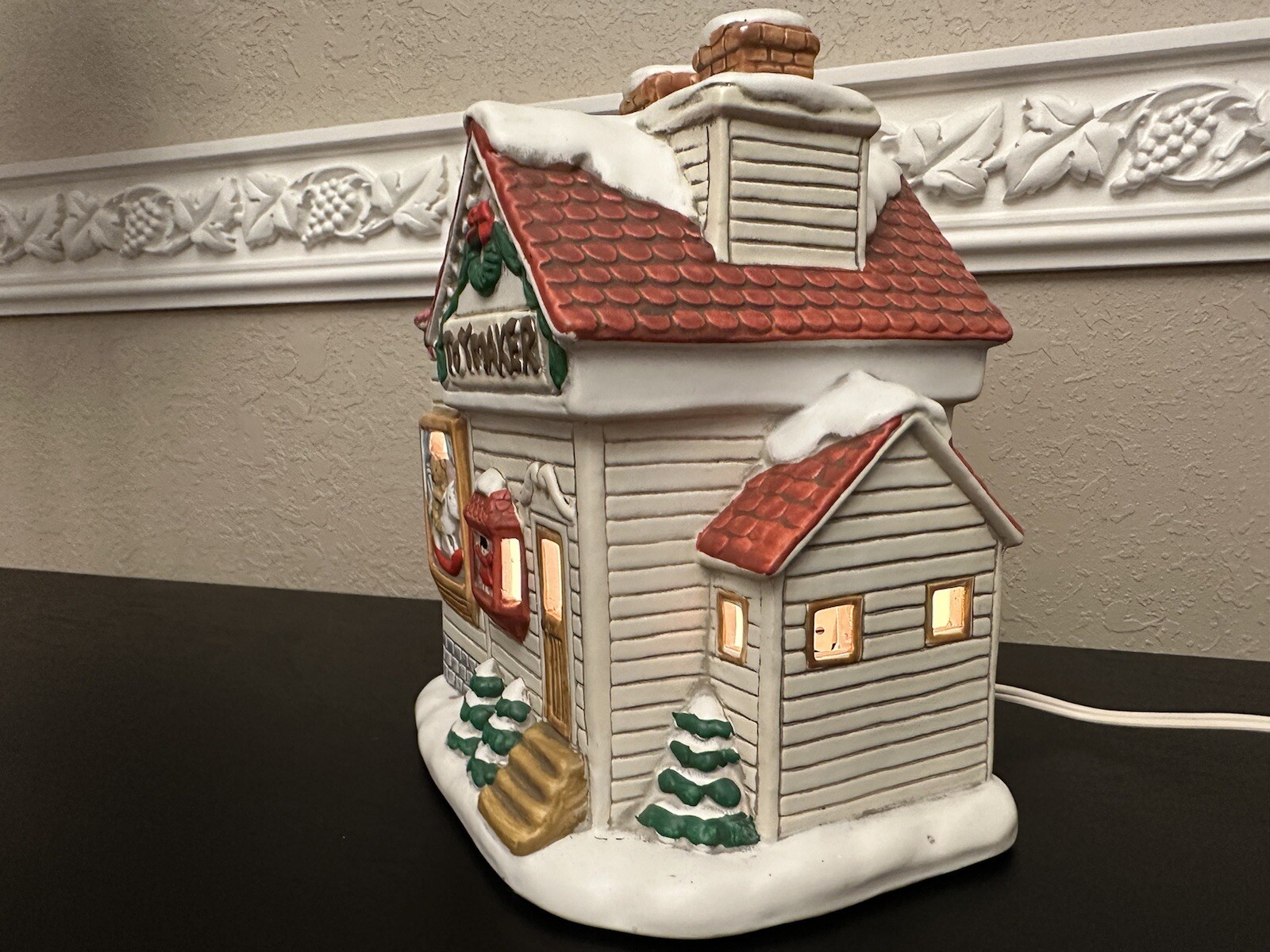 Vintage 1990 LEFTON “TOYMAKER” Light up Christmas Village Store