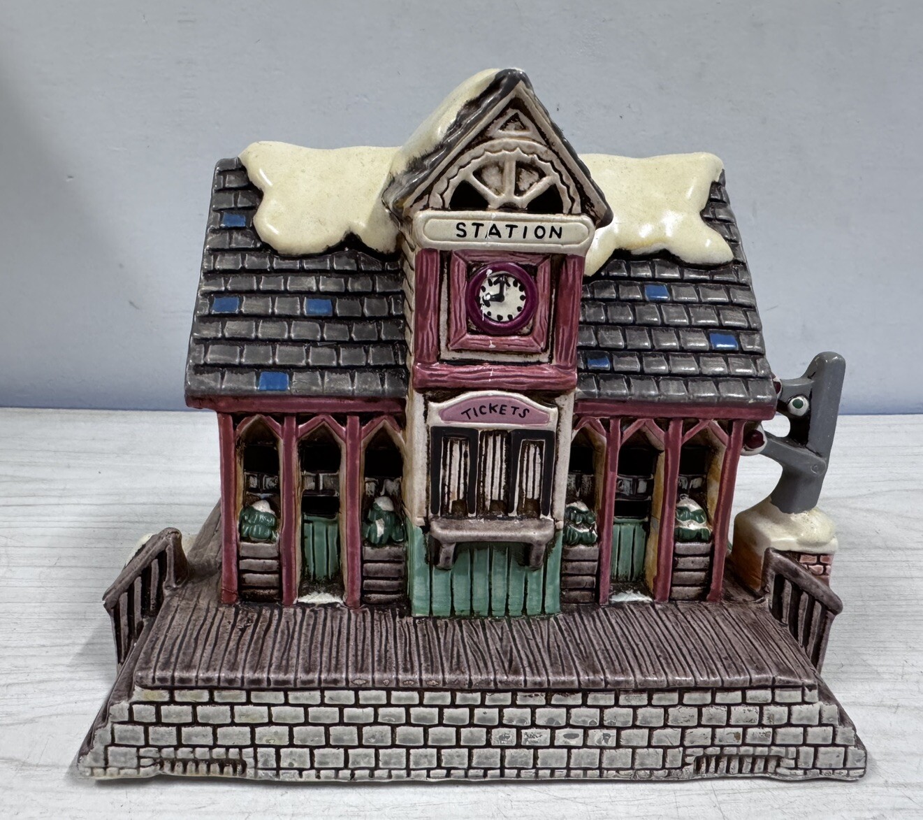 Lefton Colonial Village Train Station #06335 By Byron Wood 1987 No Cord