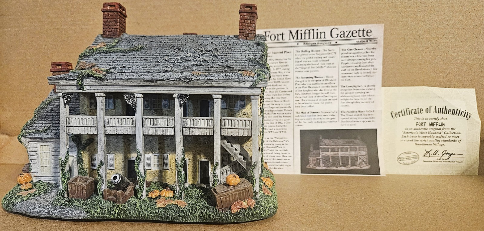 The Bradford Exchange Hawthorne Village America’s Most Haunted FORT MIFFLIN
