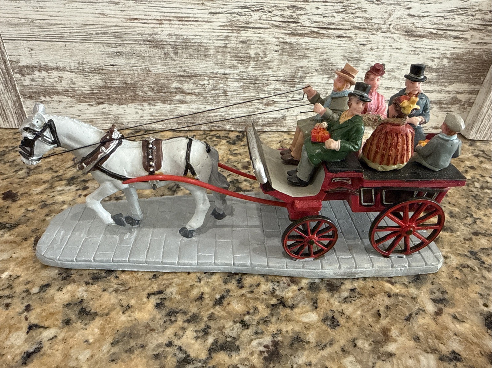 Coventry Cove By Lemax – CARRIAGE RIDE 3841 – Table Accent – 2010