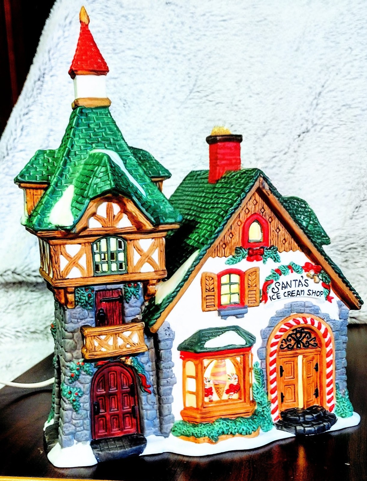 Heartland Valley Village Porcelain Lighted Christmas SANTA’S ICE CREAM SHOP