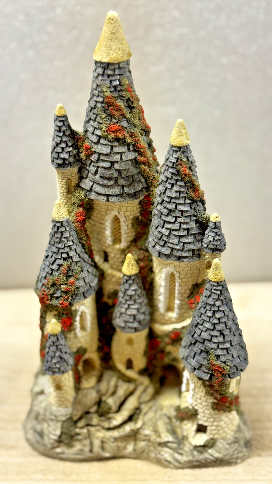 David Winter Hand-Made & Painted “Fairytale Castle” 1982 Retired