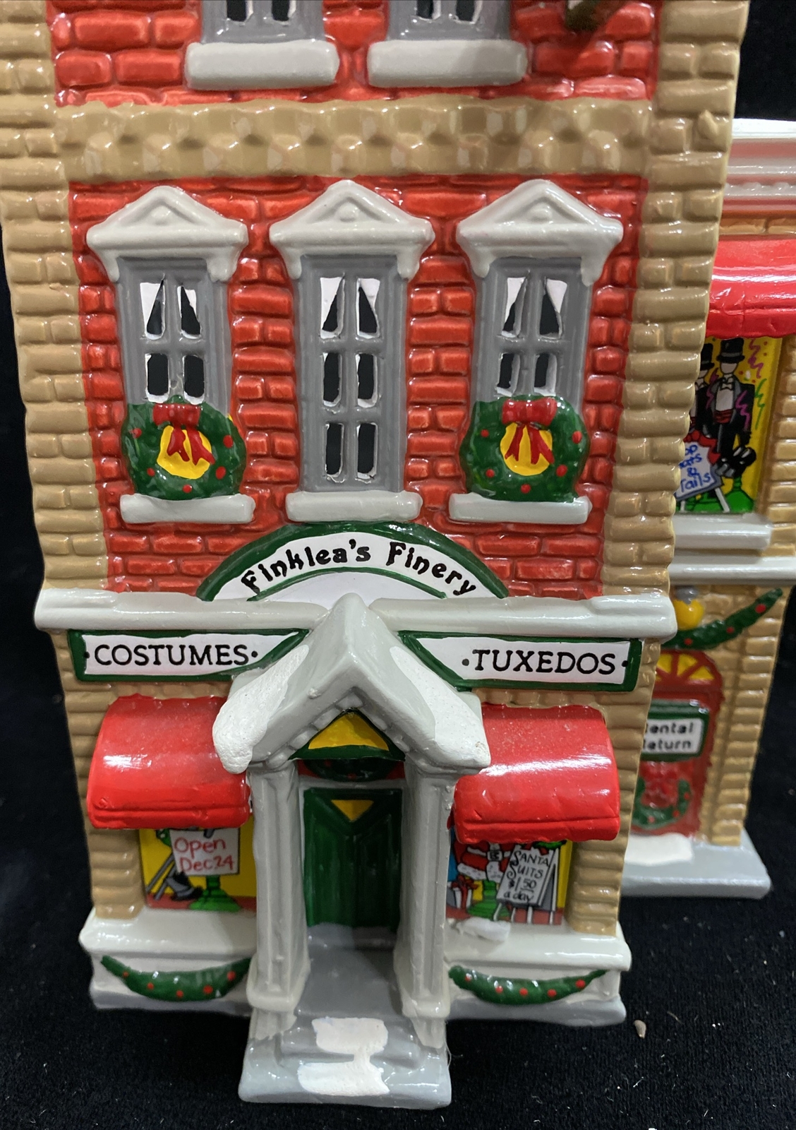 DEPT 56 #54054 “Finklea’s Finery: Costume Shop” 1991 MIB W/Tag & Working Light