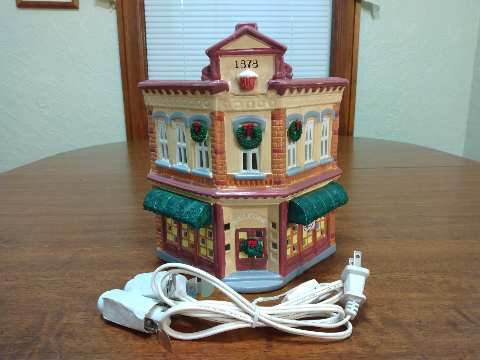 Vintage Department 56 #50776 The Original Snow Village Christmas Bakery w/Cord