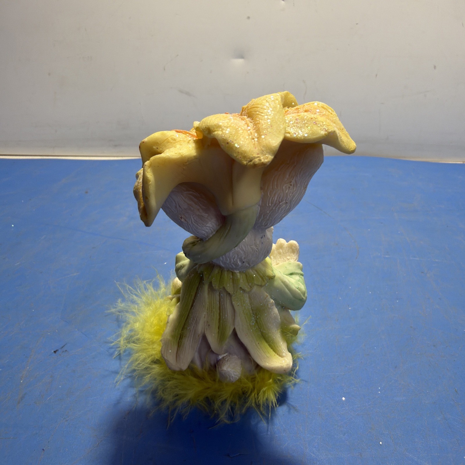 Lot of 6 Easter Spring Decor Figurines Bunny Egg Train Hollow Hollow 2003 Try Me
