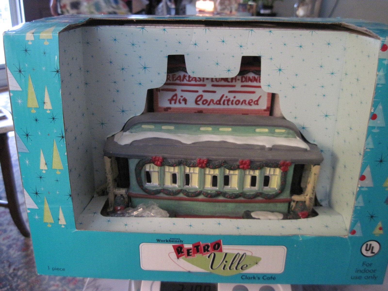 Santa’s Workbench Collection Retroville Series Clark’s Cafe 2005