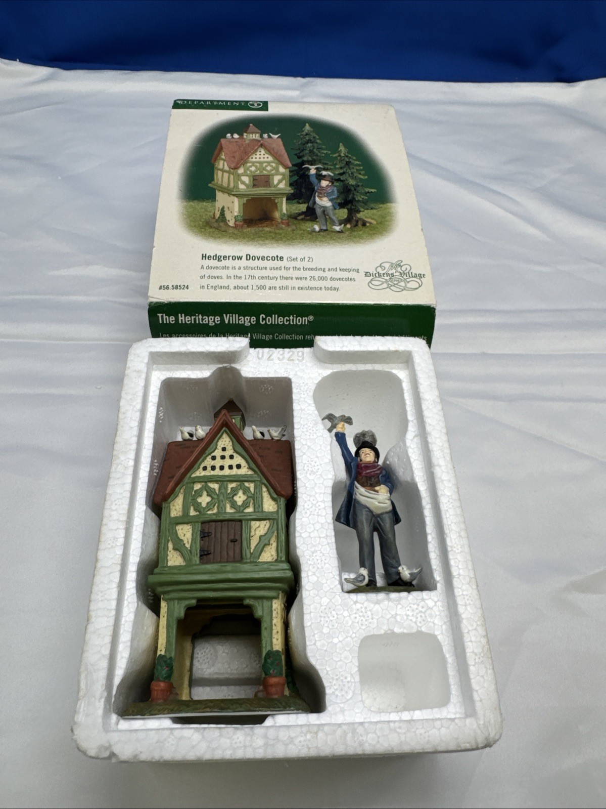 Dept 56 HEDGEROW DOVECOTE (Set of 2) – Dickens Village #58524 Retired E2C