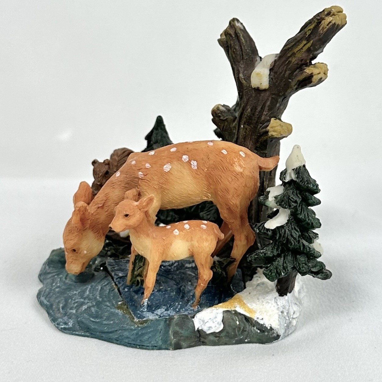 Cobblestone Corners Deer w/Fawn Tree Scene Christmas Village Accessory 2002 Deer
