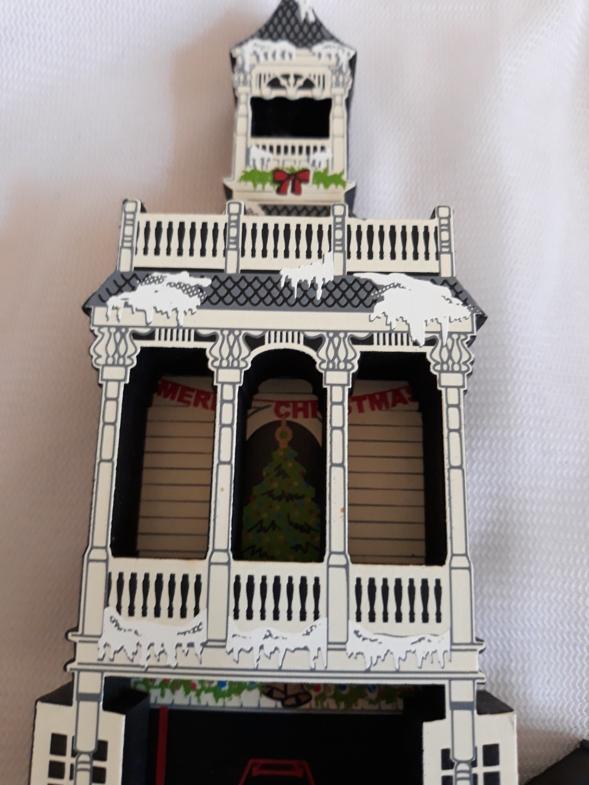 Shelia’s Collectibles Heartsville Fire Station & Snowman Wood Shelf Sitters 1999