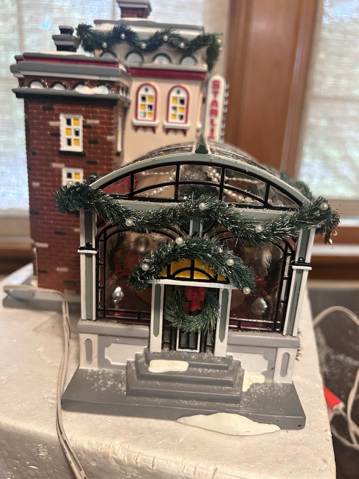 30TH ANNIVERSARY BALL ORIGINAL SNOW VILLAGE DEPT 56 Working Lights And Animation