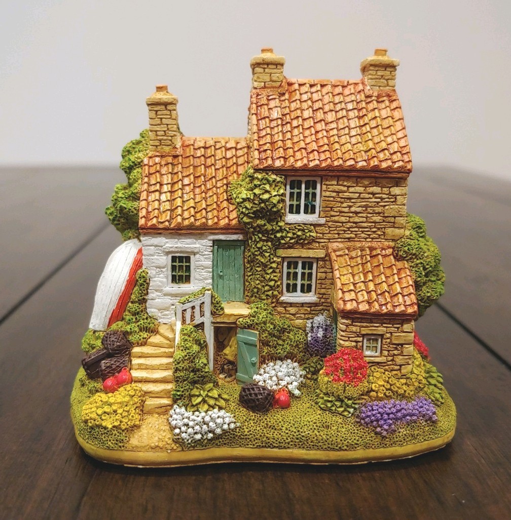 Lilliput Lane Fruits of The Sea L3174 Mint Cond. In Box with Deeds