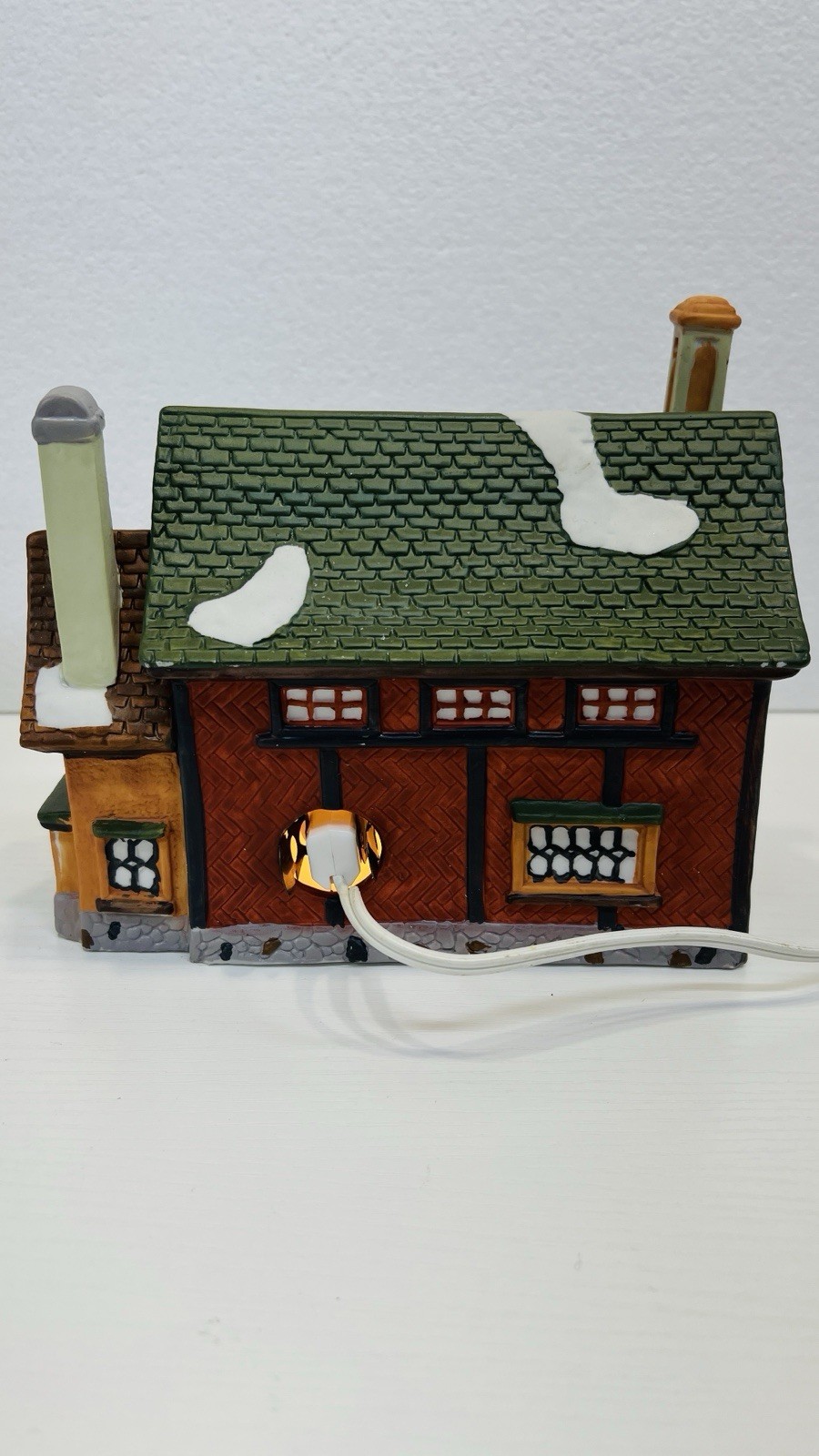 Dickens Keepsake “ Pottery” Porcelain Lighted House Heartland Valley Excellent
