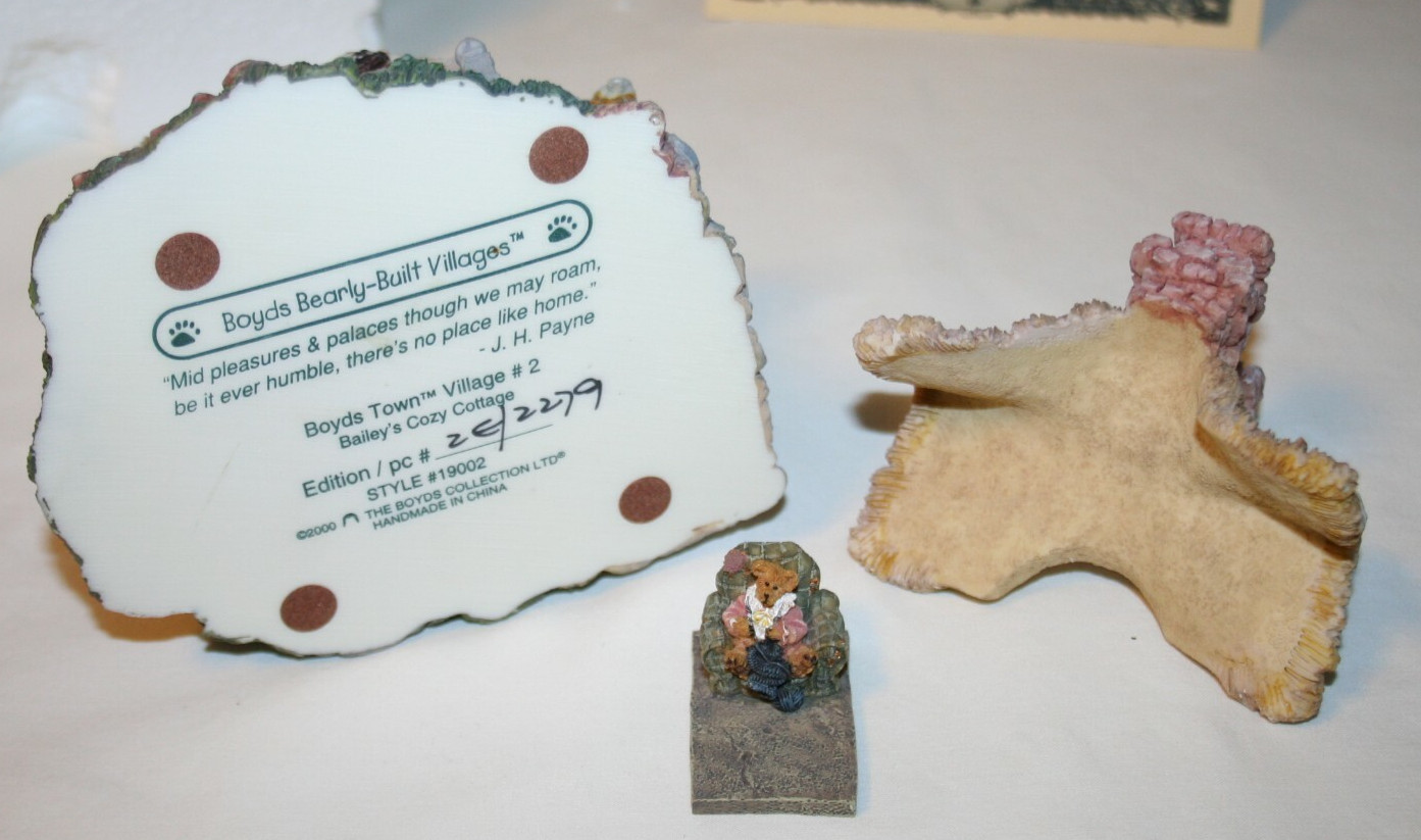 Boyds Town Bailey’s Cozy Cottage in Box with Certificate 19002