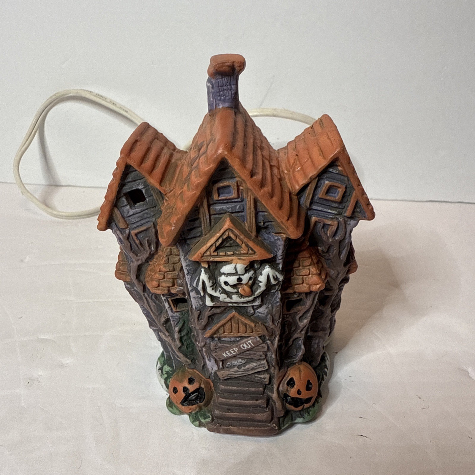 Vintage Illuminated Haunted House With Cord Works